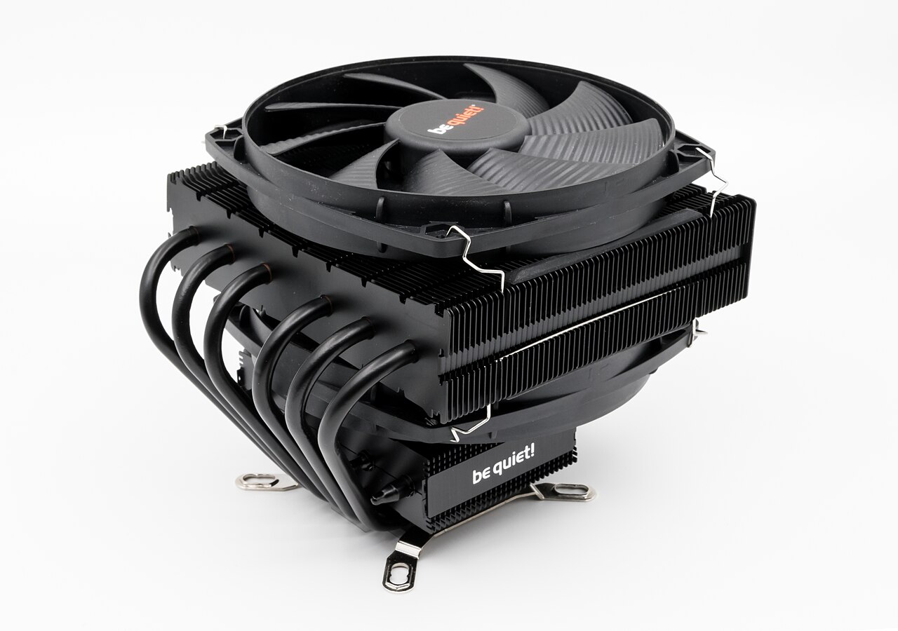 ファンがマザーボード側を向くbe quiet! Dark Rock Top Flowトップフロー型CPUクーラー