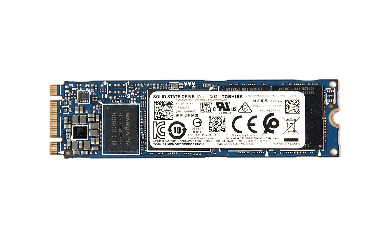 M.2 2280 SATA SSDの実物写真