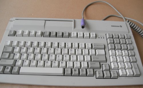 Cherry MY-7000 104キー PS/2 キーボード カードスワイプ付き - ベージュ - ドライバーは含まれていません - G81-7000LPCUS / 12 MY7000 dell 51EYC